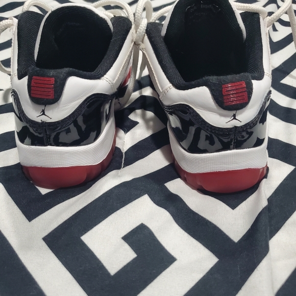 Jordan retro 11 - Picture 3 of 4